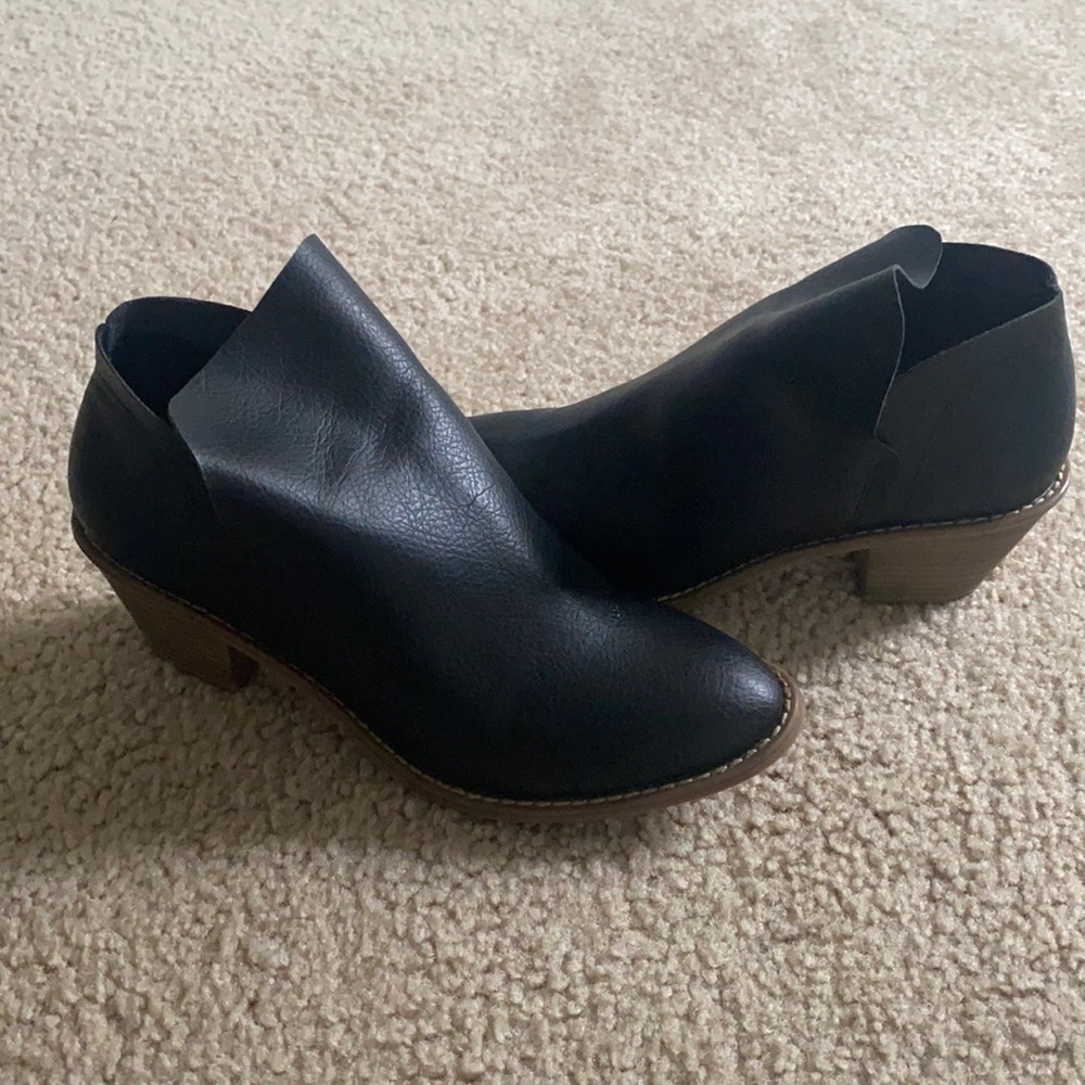 Gently Used Black Booties